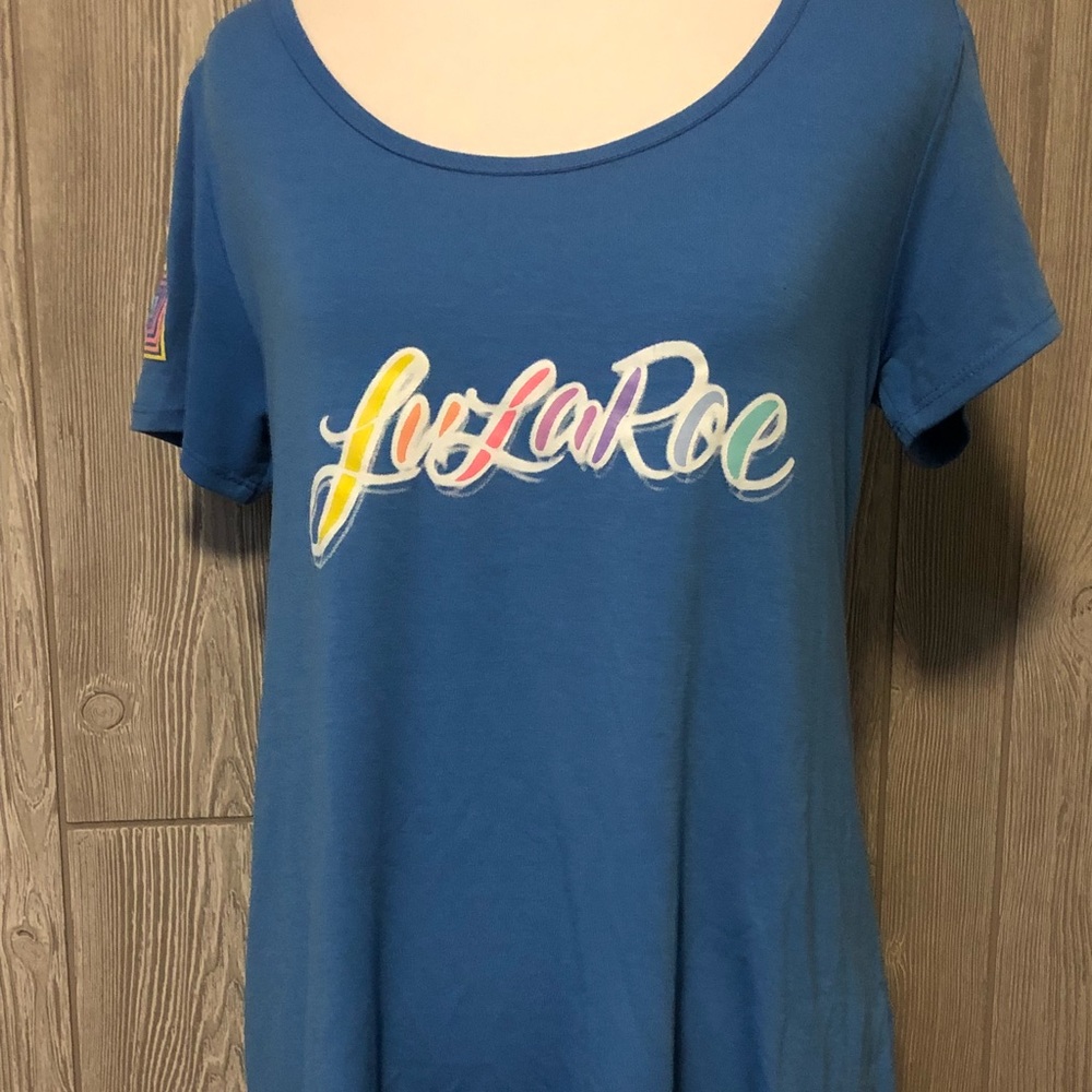 Xs LuLaRoe top. Fits like small.